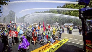 Photo of 氣候關注團體荷蘭示威堵路 逾1500人被帶走