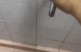 Photo of “水不只是用來洗澡而已” 學生抱怨沒水 講師留言奇葩
