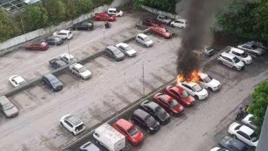 Photo of 停泊中寶馬突起火   旁車及時移走免損失