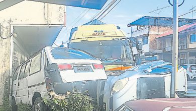 Photo of 卸貨中突向前滑行  羅里撞毀6車幸未傷人