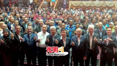 Photo of 曹觀友笑稱致詞稿用詞不當 非他最後一次談話 獲公務員掌聲鼓勵