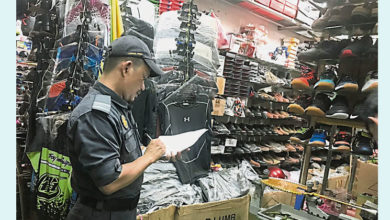Photo of 內貿局搗破倉庫 霹起逾8萬仿冒品