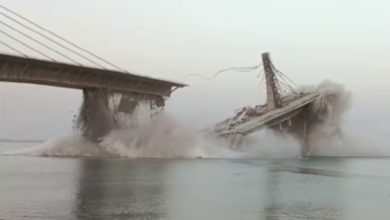 Photo of 印度大橋二度崩塌 10秒間如奶粉般“溶入”水中