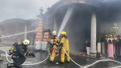 Photo of 高雄殯儀館靈堂大火  有遺體受波及燻黑