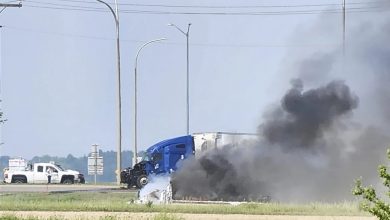 Photo of 加拿大嚴重車禍  小巴火燒車15死10傷