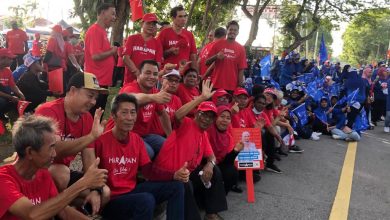 Photo of 高淵國會屬下3州席  紅藍支持者搭肩並坐特別矚目