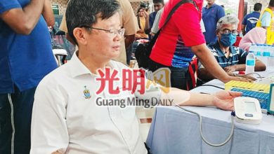 Photo of 忙州選出席體檢活動  曹觀友測出血壓偏高