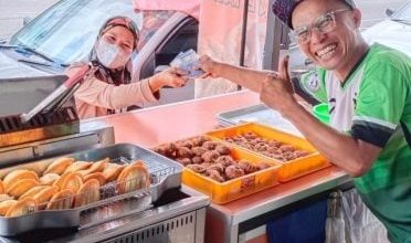 Photo of 生意失敗後街邊賣咖哩角 男子：RM40起家 現月入8萬