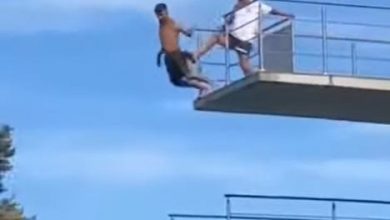 Photo of 【視頻】青年站10米跳台不敢跳 救生員踹他下水