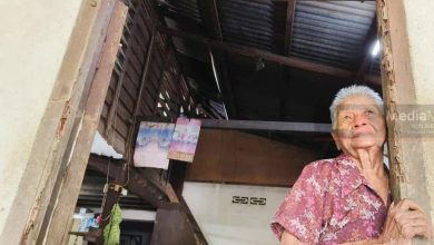 Photo of 白蟻侵蝕屋頂破損 86歲老母仍拒搬 “那是亡夫親手建的”