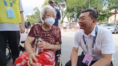Photo of 91歲老婦坐輪椅投票 “或許最後一次”