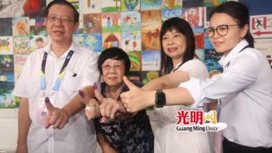 Photo of 行動不便無阻阿嬤投票  “我每次投選的人都凍蒜”