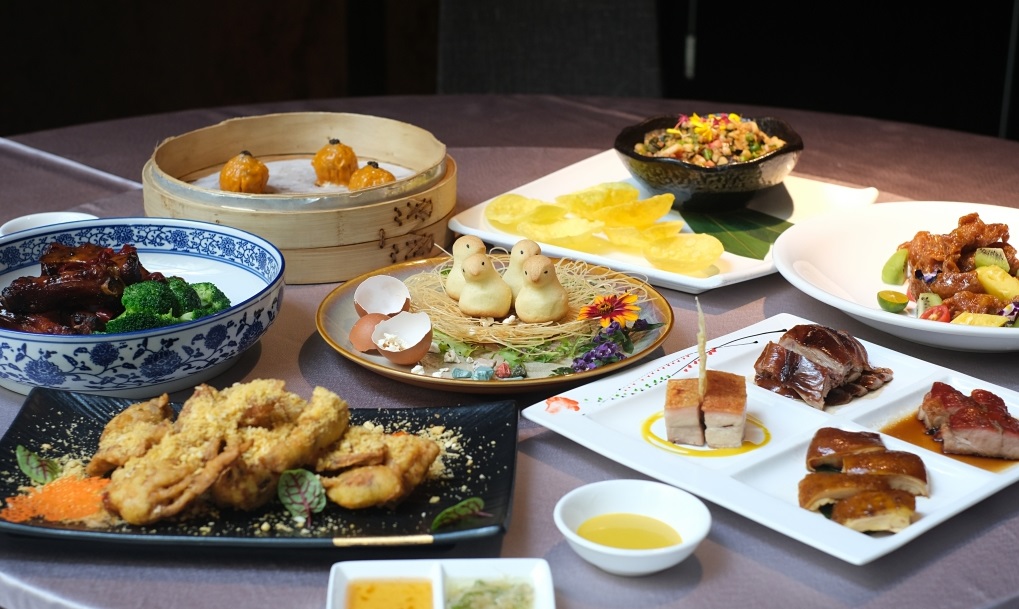 You can indulge in Michelin classic Cantonese dishes.