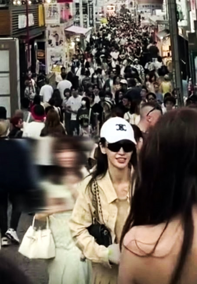 Angelababy現身日本街頭照片突然瘋傳，粉絲打臉稱是舊照。