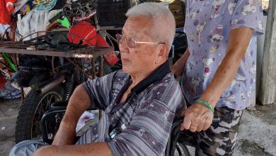 Photo of 愛的勇氣 72歲婦闖火海 抱夫上輪椅逃生