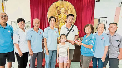 Photo of 馬口佛教會 1000元捐病患夫婦