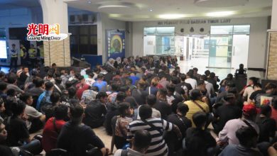 Photo of 逾200人午夜飆車 出動近百警員大取締