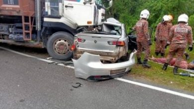 Photo of 疑雨天路滑失控 闖反方向車道撞羅里 2人當場喪命