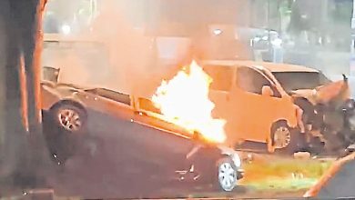 Photo of 與休旅車相撞再撞樹 轎車司機燒成焦屍