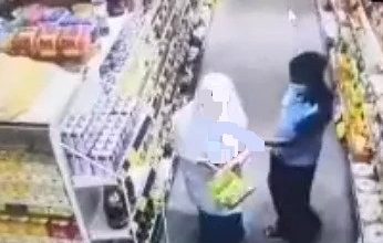 Photo of 假意伸手取貨架上食品  羅興亞男向女學生“鹹豬手”