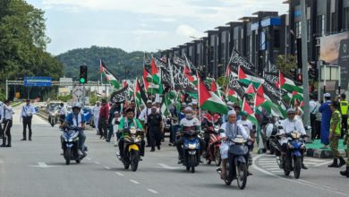 Photo of 約200人參與“與巴同在”集會  全程約4公里 沿途高喊口號