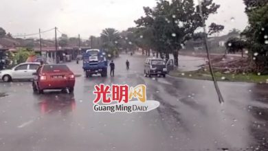 Photo of 大年豪雨引發閃電水災 車輛受困 交通癱瘓