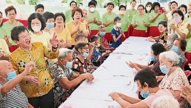Photo of 陪長者搓湯圓慶冬至 檳馬華婦女組訪銀禧