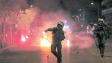 Photo of 【排球】希臘球場騷亂受傷警員亡 18歲嫌犯被控謀殺