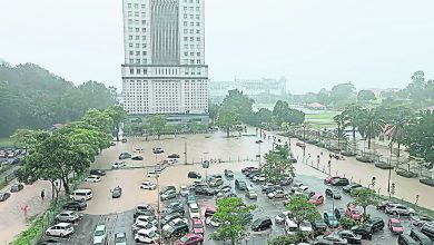 Photo of 柔多地持續豪雨  新山路被淹車泡水