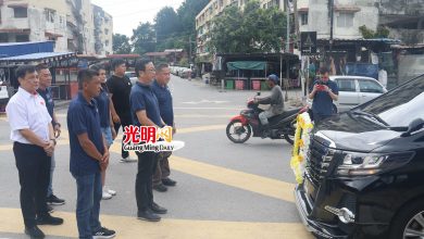 Photo of 陳文輝出殯靈車經過圓心願 劉華才服務中心開幕