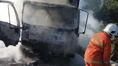 Photo of 羅里撞上客貨車起火  1男受困被燒死