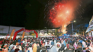 Photo of 大批民眾熱鬧激昂跨年 霹旅遊年正式迎客