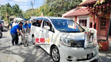 Photo of 救護車司機洪敦偉今舉殯  上千人來送行致最高敬意