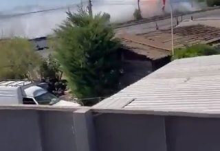 Photo of 【視頻 】飛機撞電線桿起火墜高速公路 機師亡4人傷