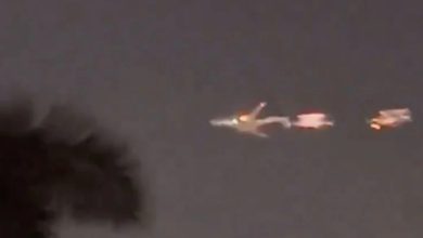Photo of 波音747引擎故障 拖著火焰降邁阿密機場