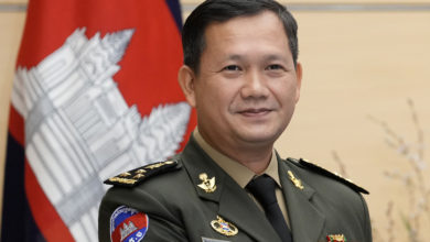 Photo of 柬總理點名 晚安小雞妻也知情