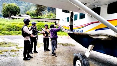 Photo of 載10人飛往貝奧加 印尼飛機遭鎗擊