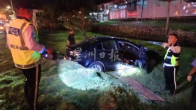 Photo of 疑返鄉車失控 華男撞燈柱斃命