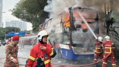 Photo of 谷中城附近 載7乘客巴士突起火