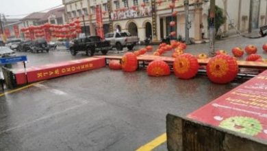 Photo of 熱天氣驟變迎來暴風雨  文冬文化街牌樓倒塌
