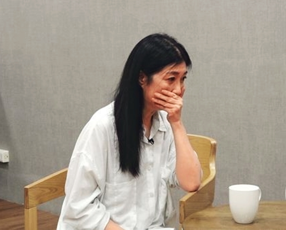 日前黃嘉千接受媒體採訪，掉著眼淚說結婚16年至少被家暴5、6次以上