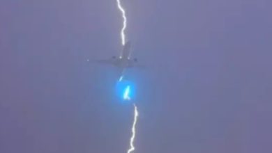 Photo of 客機起飛不久 遭雷電擊中畫面震憾