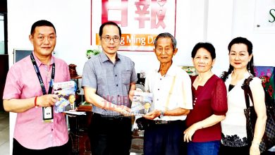 Photo of 記錄從農村踏上政途 82歲陳楚江出自傳