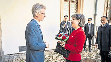Photo of 蕭美琴訪捷克 晤參院議長