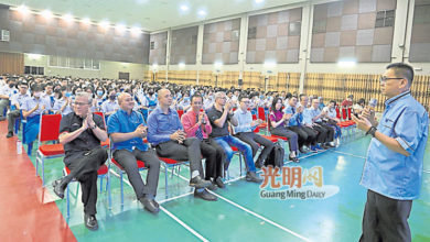 Photo of 【吉華校董聯會承辦“我要當老師”說明會】董榮山：國內中小學師缺 每年500教師提早退休