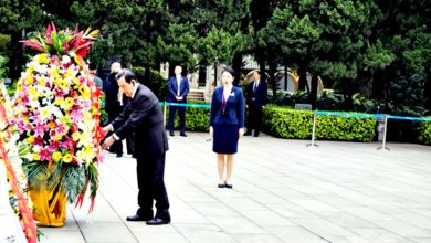 Photo of 馬參訪黃花崗烈士墓園 盼兩岸記得先賢犧牲