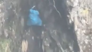 Photo of 【視頻】遊客往懸崖隨意丟 他用命撿垃圾