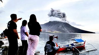 Photo of 印尼火山又噴發 官員：威脅未結束