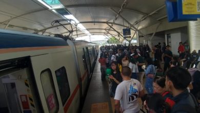 Photo of 電動火車空調故障 逾400乘客滯留車站