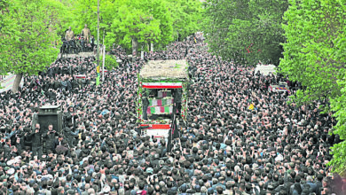 Photo of 【伊朗總統外長墜機死】大不里士數千人聚集致敬 萊希遺體運抵德黑蘭